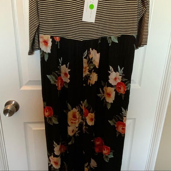 NWT Plus Size Maxi with pockets - Picture 4 of 5